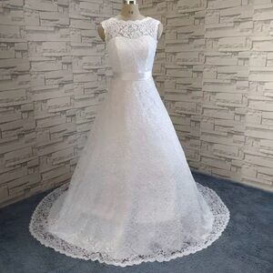 David's Bridal White Lace A-Line Wedding Dress